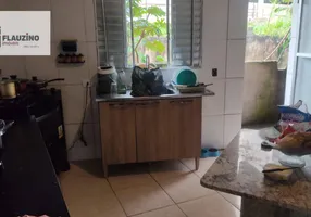 Foto 1 de Casa com 2 Quartos à venda, 40m² em Jardim Casablanca, São Paulo