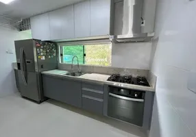 Foto 1 de Apartamento com 3 Quartos à venda, 87m² em Buraquinho, Lauro de Freitas