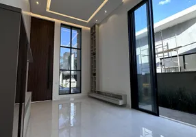 Foto 1 de Casa com 4 Quartos para venda ou aluguel, 233m² em PORTAL DO SOL GREEN, Goiânia