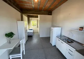 Foto 1 de Kitnet com 1 Quarto para alugar, 20m² em Adhemar Garcia, Joinville