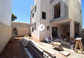 Foto 1 de Casa de Condomínio com 3 Quartos à venda, 95m² em Novo Mundo, Curitiba