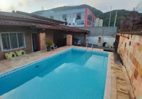 Foto 1 de Casa com 3 Quartos à venda, 320m² em Sumaré, Caraguatatuba