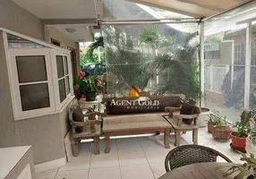 Foto 1 de Casa de Condomínio com 3 Quartos à venda, 100m² em Barra da Tijuca, Rio de Janeiro