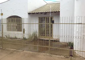 Foto 1 de Casa com 4 Quartos à venda, 318m² em Vila José Bonifácio, Araraquara