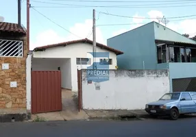 Foto 1 de Casa com 3 Quartos para alugar, 100m² em Jardim São João Batista, São Carlos