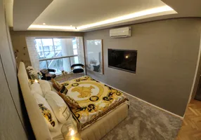 Foto 1 de Apartamento com 3 Quartos à venda, 216m² em Moema, São Paulo