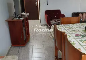 Foto 1 de Apartamento com 3 Quartos à venda, 78m² em Santa Mônica, Uberlândia