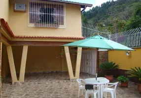 Foto 1 de Casa com 4 Quartos à venda, 305m² em Taumaturgo, Teresópolis