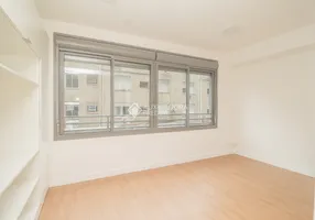 Foto 1 de Apartamento com 1 Quarto para alugar, 30m² em Farroupilha, Porto Alegre