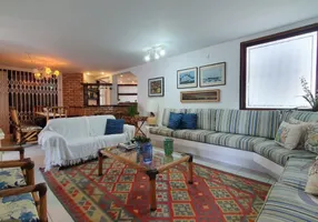 Foto 1 de Casa com 5 Quartos à venda, 356m² em Canasvieiras, Florianópolis
