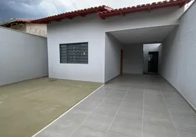 Foto 1 de Casa com 3 Quartos à venda, 119m² em Jardim Presidente, Goiânia