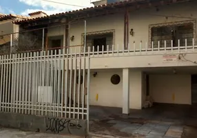 Foto 1 de Casa com 4 Quartos à venda, 205m² em Sagrada Família, Belo Horizonte