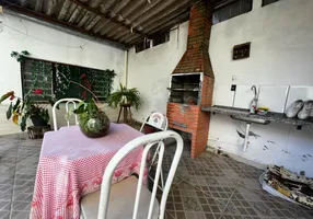 Foto 1 de Casa com 2 Quartos à venda, 180m² em Castelo, Belo Horizonte