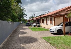 Casa de Condomínio na Rua Santa Mônica, 404, Ponta Grossa em Porto Alegre,  por R$ 205.000 - Viva Real