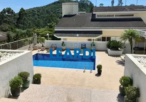 Foto 1 de Casa de Condomínio com 6 Quartos para venda ou aluguel, 780m² em Alphaville, Santana de Parnaíba