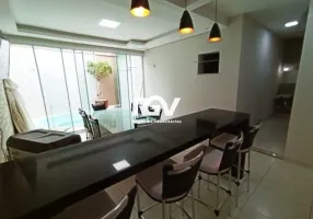 Foto 1 de Casa com 3 Quartos à venda, 220m² em Brasil, Uberlândia