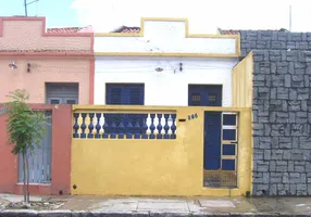 Foto 1 de Casa com 2 Quartos para alugar, 123m² em Parque Araxá, Fortaleza