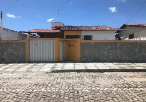 Foto 1 de Casa com 3 Quartos para alugar, 226m² em Nossa Senhora de Nazaré, Natal