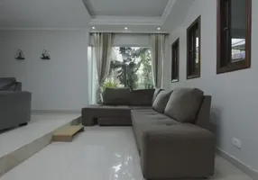 Foto 1 de Sobrado com 3 Quartos à venda, 129m² em Centro, Ribeirão Pires