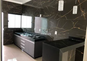 Foto 1 de Casa com 2 Quartos à venda, 69m² em Jardim Europa, Uberlândia