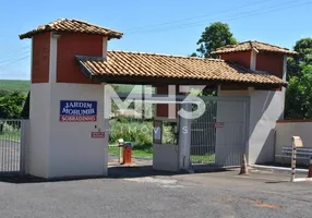 Foto 1 de Fazenda/Sítio com 2 Quartos à venda, 85m² em Centro, Adolfo