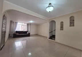 Foto 1 de Casa com 4 Quartos à venda, 180m² em Vila Anglo Brasileira, São Paulo