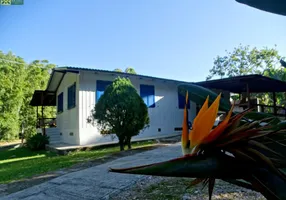 Foto 1 de Casa com 2 Quartos para alugar, 75m² em Quatro Ilhas, Bombinhas