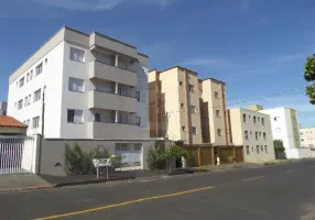 Foto 1 de Apartamento com 2 Quartos para alugar, 45m² em Santa Mônica, Uberlândia