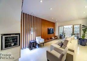 Foto 1 de Casa de Condomínio com 4 Quartos à venda, 215m² em Alto Da Boa Vista, São Paulo