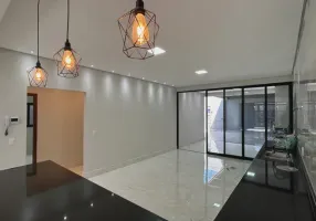 Foto 1 de Casa com 4 Quartos à venda, 180m² em Costa E Silva, Joinville