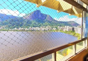 Foto 1 de Apartamento com 4 Quartos à venda, 138m² em Lagoa, Rio de Janeiro