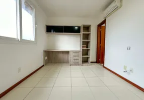 Foto 1 de Casa de Condomínio com 4 Quartos à venda, 300m² em Patamares, Salvador