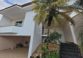 Foto 1 de Casa com 3 Quartos à venda, 300m² em Vigilato Pereira, Uberlândia