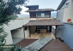 Foto 1 de Casa de Condomínio com 4 Quartos para alugar, 446m² em Maravista Itaipu, Niterói