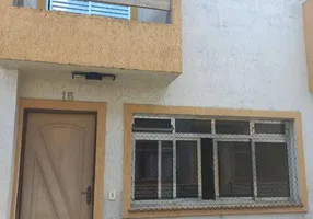Foto 1 de Casa com 3 Quartos para alugar, 94m² em Vila Laís, São Paulo