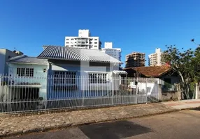 Foto 1 de Casa com 5 Quartos à venda, 272m² em Barreiros, São José