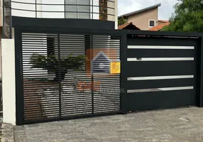 Foto 1 de Sobrado com 4 Quartos à venda, 176m² em Neves, Ponta Grossa