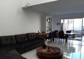 Foto 1 de Casa de Condomínio com 4 Quartos à venda, 365m² em Vila Albertina, São Paulo