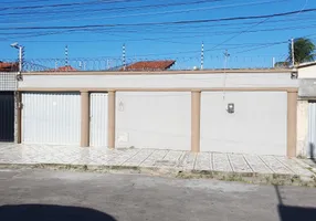 Foto 1 de Casa com 4 Quartos à venda, 132m² em Cidade dos Funcionários, Fortaleza