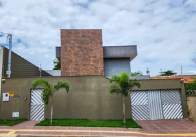 Foto 1 de Sobrado com 4 Quartos para alugar, 272m² em Jardim Vitoria, Goiânia
