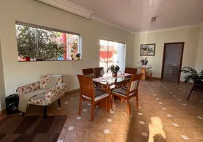 Foto 1 de Sobrado com 4 Quartos à venda, 360m² em Vila Trujillo, Sorocaba