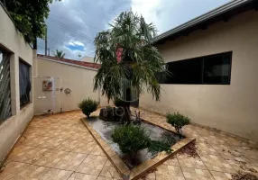 Foto 1 de Casa com 4 Quartos para alugar, 191m² em Portal de Versalhes 1, Londrina