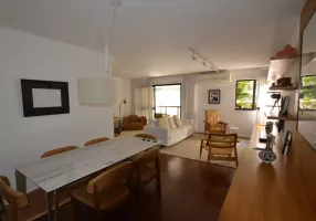 Foto 1 de Apartamento com 3 Quartos à venda, 133m² em Leblon, Rio de Janeiro