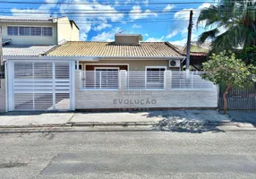 Foto 1 de Casa com 2 Quartos à venda, 80m² em Madri, Palhoça