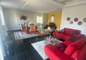 Foto 1 de Casa com 4 Quartos à venda, 230m² em Sagrada Família, Belo Horizonte