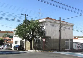 Foto 1 de Casa com 3 Quartos para venda ou aluguel, 107m² em Centro, Araraquara