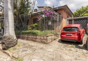 Foto 1 de Casa de Condomínio com 4 Quartos à venda, 250m² em Três Figueiras, Porto Alegre