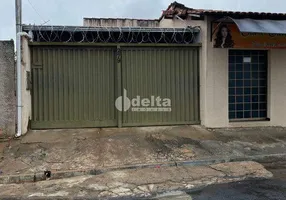 Foto 1 de Casa com 2 Quartos à venda, 209m² em Jardim das Palmeiras, Uberlândia