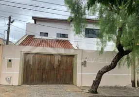 Foto 1 de Sobrado com 3 Quartos à venda, 250m² em Jardim Bandeirantes, São Carlos