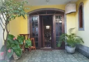 Foto 1 de Casa com 2 Quartos para venda ou aluguel, 100m² em Centro, Candeias